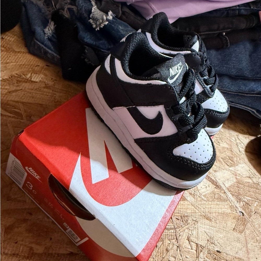 Nike Kids Black and White Sneakers